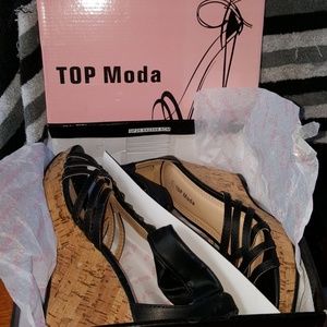 New in Box black Wedge